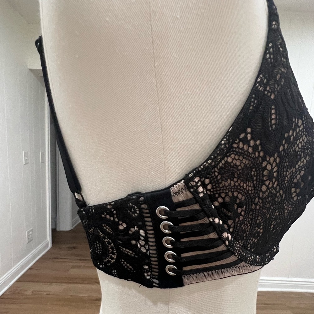 Victoria’s Secret Very Sexy Lace Bra Size 32DD - Picture 3 of 13